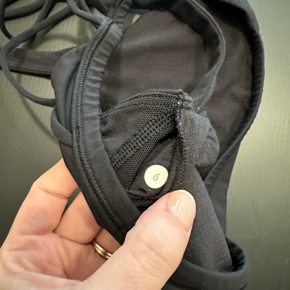 Lululemon Sports Bra Black Size 6 - Picture 3 of 3